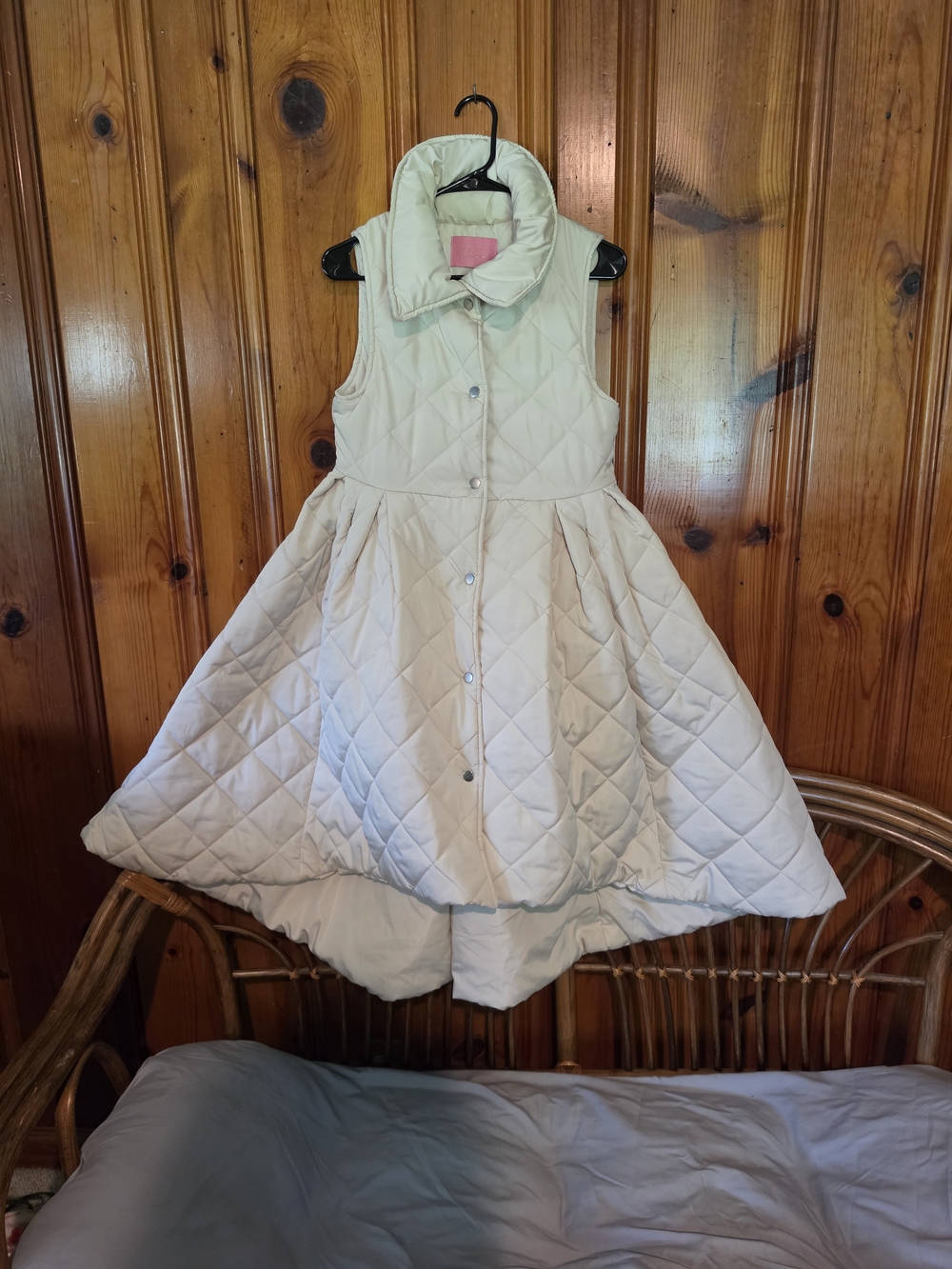 Azalea Wang From Akira Quilted Sleeveless Cream Puffer Coat Vest